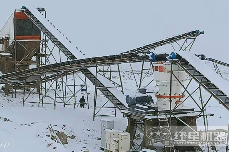 圓錐破制砂現(xiàn)場(chǎng) 圓錐破制砂現(xiàn)場(chǎng)